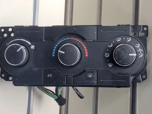 Chrysler 300 HVAC Climate Control Temperature (2005–2007) – Genuine OEM