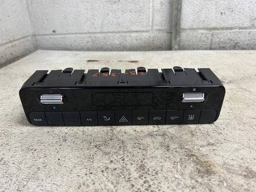 Mercedes-Benz SPRINTV25 Rear Semi Automatic Temperature Controller (2022) – Genuine OEM