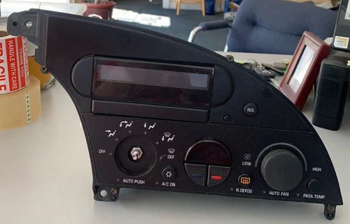 Oldsmobile Aurora Climate Control Unit Clock 1413A15440028 (1995–1999) – Genuine OEM