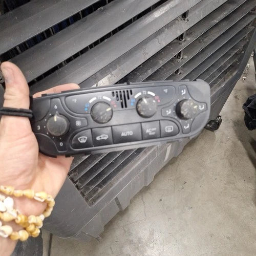 B14 01-04 Mercedes-Benz C240 C320 A/C Climate Control UNIT 2038300685 – HVAC Replacement Part