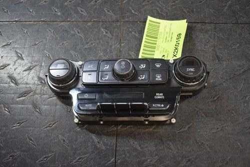Chevrolet Suburban 1500 Auto Climate HVAC Climate Control (2015–2020) – Genuine OEM