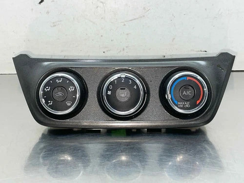Toyota RAV-4 Heat A/C Climate Control Manual Gas (2013) – Genuine OEM