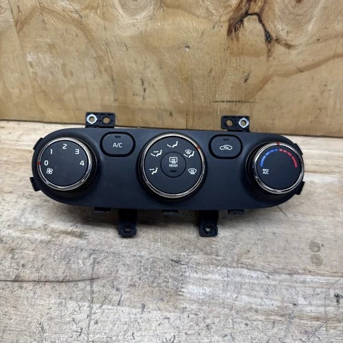 Kia Forte Heater Temperature A/C Climate Control 97250A7051WK (2014–2016) – Genuine OEM
