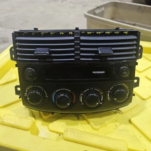 Toyota SIENNA CLIMATE HVAC Climate Control 84010-08010 (2004–2005) – Genuine OEM