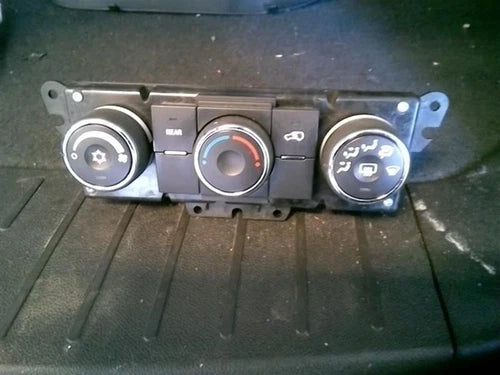 Chevrolet Traverse Front Manual HVAC Climate Control (2013–2017) – Genuine OEM