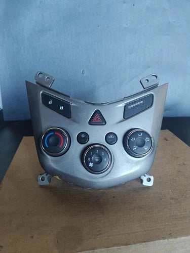 Chevrolet Sonic HVAC Climate Control Panel 947818 (2015–2016) – Genuine OEM