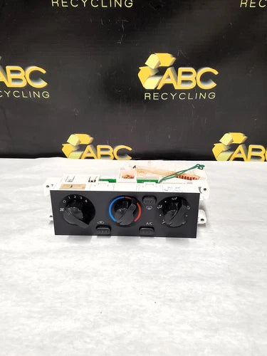 Nissan Xterra Front Climate Control Assemlbly (2003–2004) – Genuine OEM
