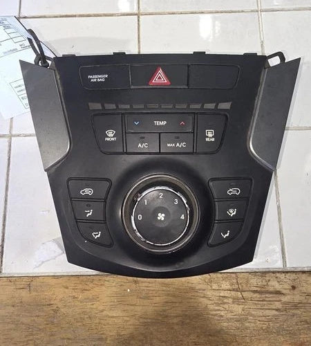 Hyundai Santa Fe A/C Heater Temperature Manual Climate Control Used (2017–2018) – HVAC Replacement Part