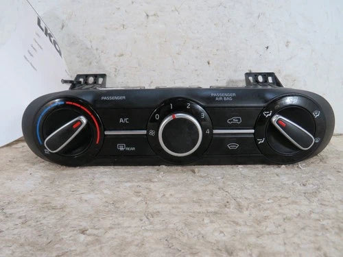 Kia Soul Front Manual HVAC Climate Control Canada (2020–2022) – Genuine OEM