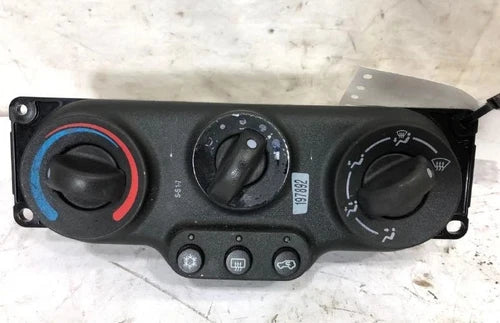 Chevy Equinox Chevrolet Equinox HVAC Climate Control (2005) – Genuine OEM