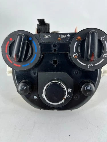 Nissan Versa SV Sedan Temperature Control Switch (2015–2017) – Genuine OEM
