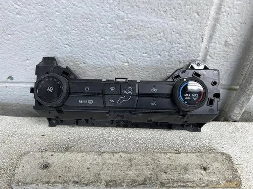 Ford F350SD 2 Dial Type Manual Temperature Controller (2024) – Genuine OEM