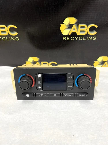 GMC Envoy Front Climate Control Assembly ID 15195331 (2003–2004) – Genuine OEM