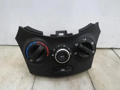 Hyundai Accent HVAC Climate Control Manual (2012–2014) – Genuine OEM