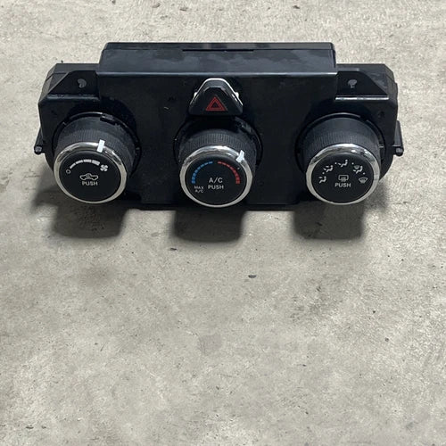 2015 Dodge RAM 1500 A/C Heat Climate Control (2013–2014) – Genuine OEM