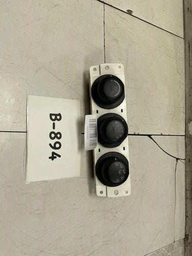 Hummer H3 Temperature Control Panel (2008) – Genuine OEM