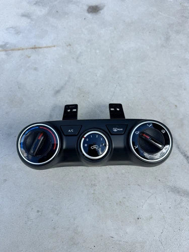 Hyundai Venue Dash Dashboard HVAC Climate Control Switch Unit 2022 – Genuine OEM