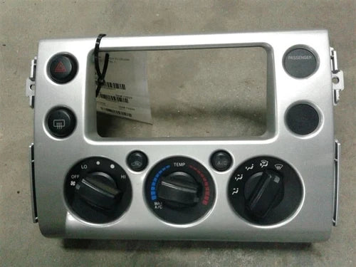 Toyota FJ Cruiser Heater A/C Climate Control Temperature Silver (2007–2010) – Genuine OEM