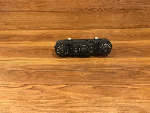 03-2005 BMW Z4 E85 Front Temperature Air A/C Climate Control Heater Switch – Genuine OEM