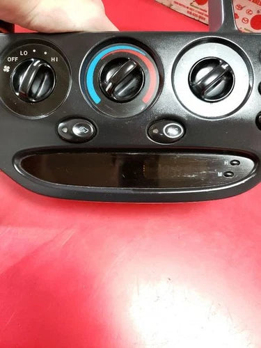 Toyota Tundra HVAC Climate Control Temperature Module (2005–2006) – Genuine OEM