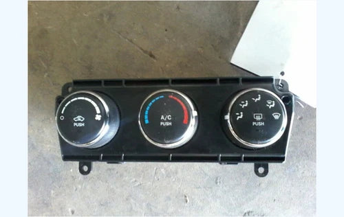 Jeep Wrangler HVAC Climate Control w/o Auto W/A/C (2011–2013) – Genuine OEM