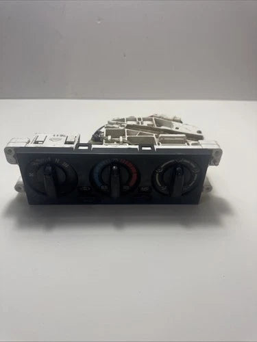 Nissan Pathfinder HVAC Climate Control (1996–2000) – Genuine OEM