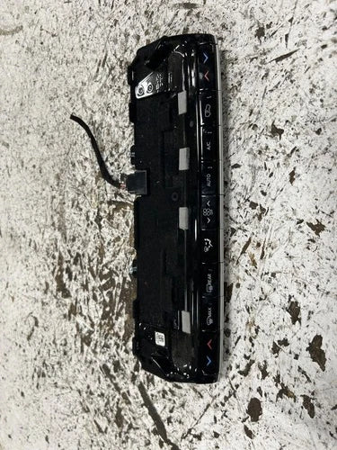 Jeep WAGONEER Front Automatic Temperature Controller (2022) – Genuine OEM