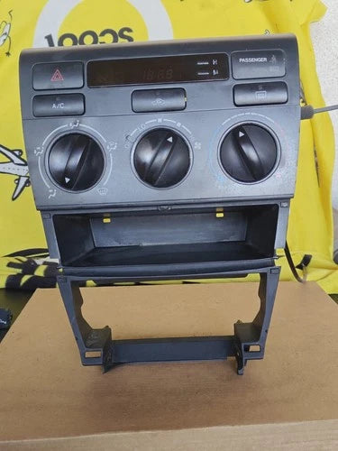 Toyota Corolla HVAC Climate Control Panel 55411-02190 (2006) – Genuine OEM