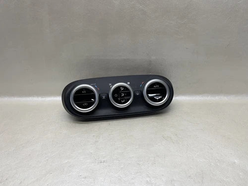 Fiat 500X Digital Climate A/C Temperature Control (2016–2019) – Genuine OEM