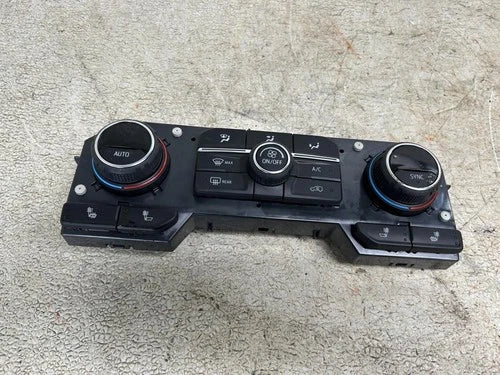 Chevrolet SILVRDO15 Dual Zone Automatic Temperature Controller (2021) – Genuine OEM