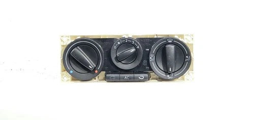 Volkswagen Eurovan HVAC Control Component (2001–2002) – Genuine OEM