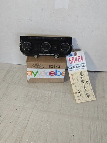 Volkswagen Passat HVAC Climate Control Unit (2012–2015) – Genuine OEM