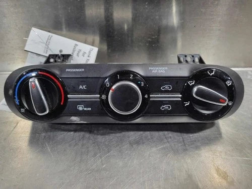 Kia SOUL US market, w/o dual zone automatic temperature control (2020–2022) – Genuine OEM