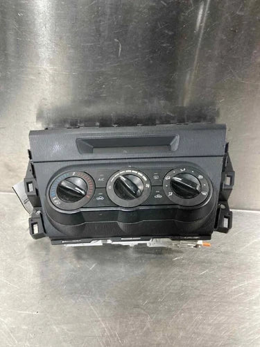 Mazda 3 A/C Heater Manual Climate Control (2014–2016) – Genuine OEM
