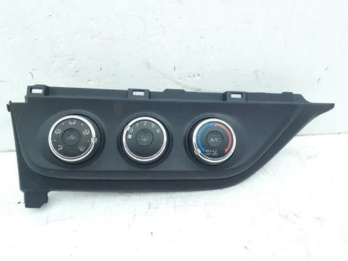 Toyota Rav4 A/C Temperature Heater Control Manual (2013–2018) – Genuine OEM
