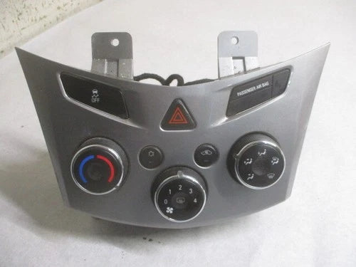 Chevrolet Trax Manual Climate HVAC Climate Control (2015) – Genuine OEM