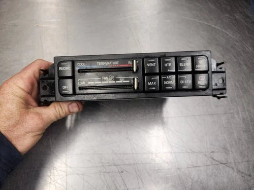 Buick Lesabre Front Dash Manual Temperature Control opt C67 (2000–2005) – Genuine OEM