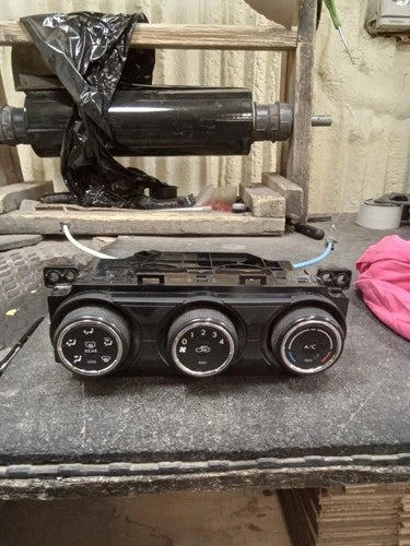 Subaru Forester A/C Heater Climate Temperature Manual Control (2014–2015) – Genuine OEM