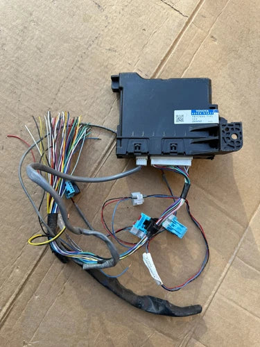 Toyota Corolla A/C Temperature Amplifier Control module 8865002B31 (2014–2016) – Genuine OEM